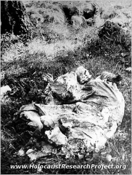 Bodies of a mother and child killed at Majdanek